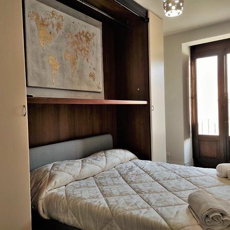 סירקוזה Flora'S House - Ortigia Holidays מראה חיצוני תמונה